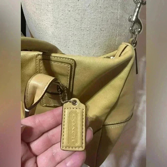 Coach Hamilton Tan Camel Leather Tote Bag w/ Strap & Fob D1093-F13811 *CLEAN* - Picture 4 of 11